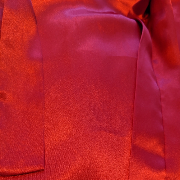 Red Robe - Picture 2 of 4